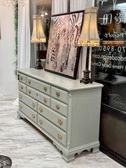 Vintage nightstand ￼