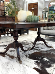 Duncan Phyfe table w/leaf & 4 chairs