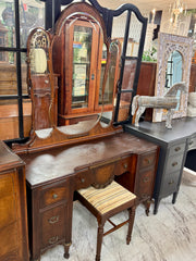 Antique vanity on casters w/mirror & stool￼
