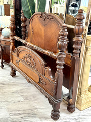 Carved wood antique full bed w/rails
