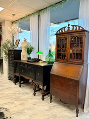 Vintage buffet/sideboard ￼