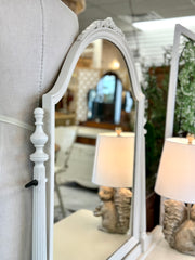 Vintage vanity on casters w/mirror