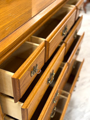 Nine drawer oak dresser ￼