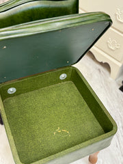Vintage green sewing chair ￼