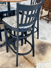 Pub table & 4 chairs