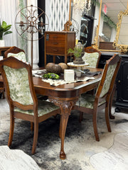 Vintage French Provincial table & 4 chairs ￼