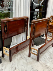 Vintage twin bed pair (2)￼