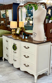 French Provincial 4-pc. bedroom set ￼