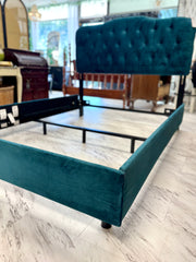 Tufted turquoise full size bed w/matching rails