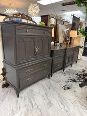 Vintage mid-century modern dresser