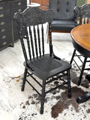 Round 42” oak dining table