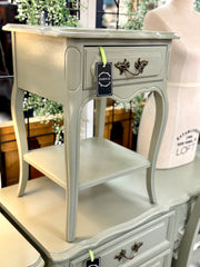 French Provincial nightstand ￼