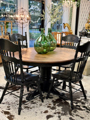 Vintage pedestal table w/leaf & 4 chairs