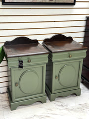 Pair of Vintage nightstands (2)