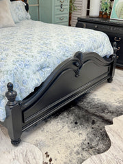 King/Queen size bed w/rails