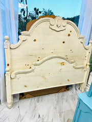 Queen bed w/rails & slats