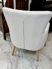 White faux leather chair (ea.)