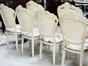 Vintage pedestal table w/6 chairs