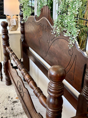 Antique full bed w/rails