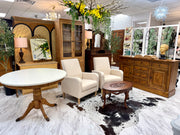 42” Pedestal table