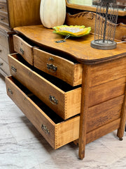 Antique light oak dresser on casters w/mirror￼