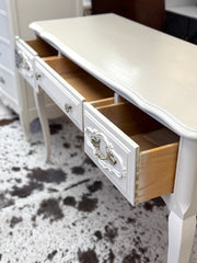 Vintage French Provincial desk ￼
