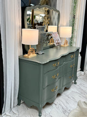 French Provincial dresser ￼