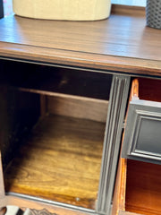 Vintage buffet/sideboard ￼