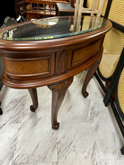 Queen Anne display table