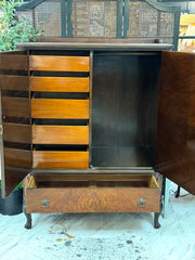 Vintage wardrobe/chifferobe ￼
