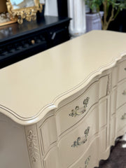 French Provincial dresser ￼