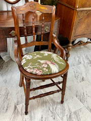Antique Victorian clawfoot vanity & chair