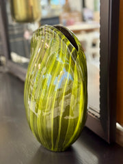 Green tortoise shell style vase w/2 white floral stem bundles
