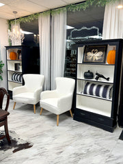 White faux leather chair (ea.)