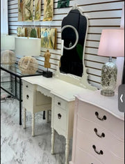 Vintage vanity w/mirror