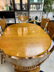 Vintage pedestal dining table w/6 chairs & leaf